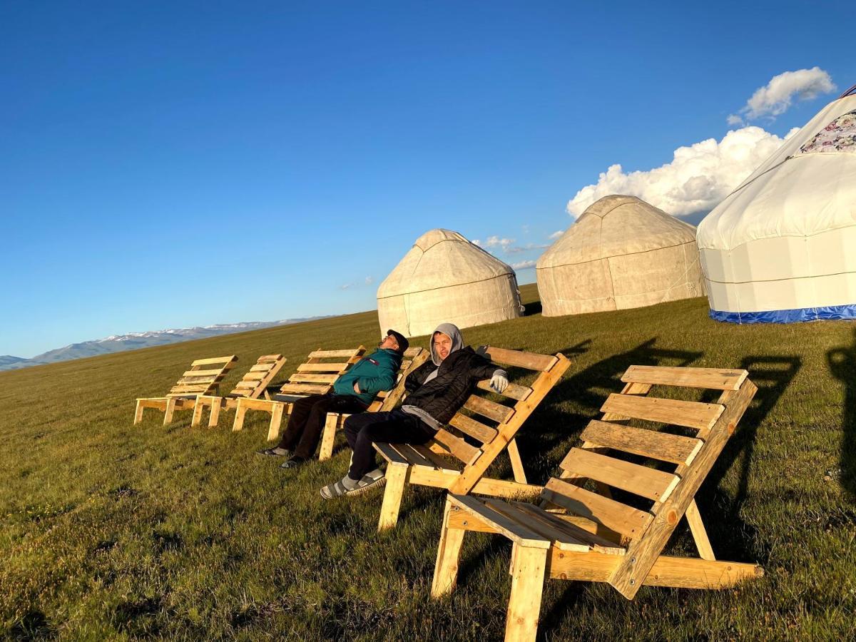 Yurt Camp Ali-Nur At Lake Song-Kol Юрточный Лагерь Али-Нур Озеро Сон-Куль Сон-Куль Кыргызстан Нарын Kyrgyzstan Naryn Exterior foto