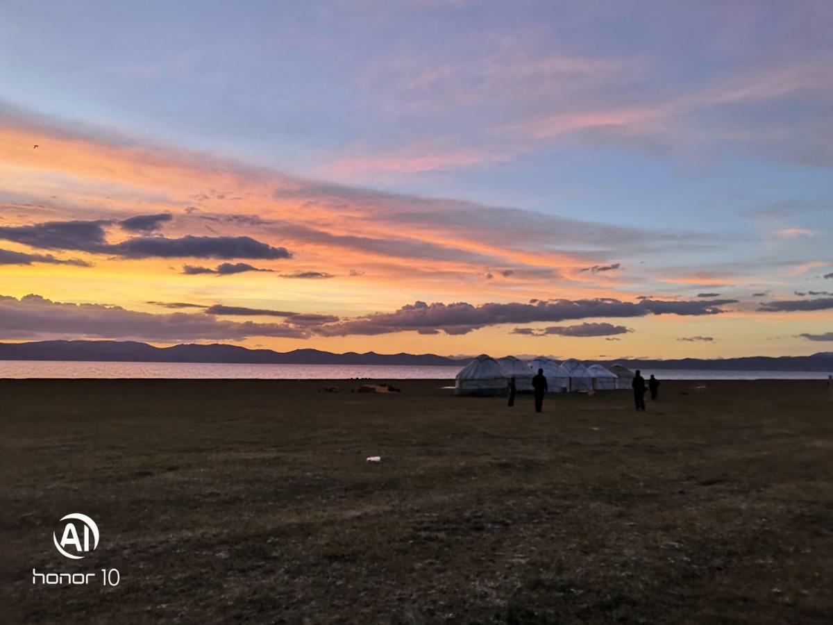 Yurt Camp Ali-Nur At Lake Song-Kol Юрточный Лагерь Али-Нур Озеро Сон-Куль Сон-Куль Кыргызстан Нарын Kyrgyzstan Naryn Exterior foto
