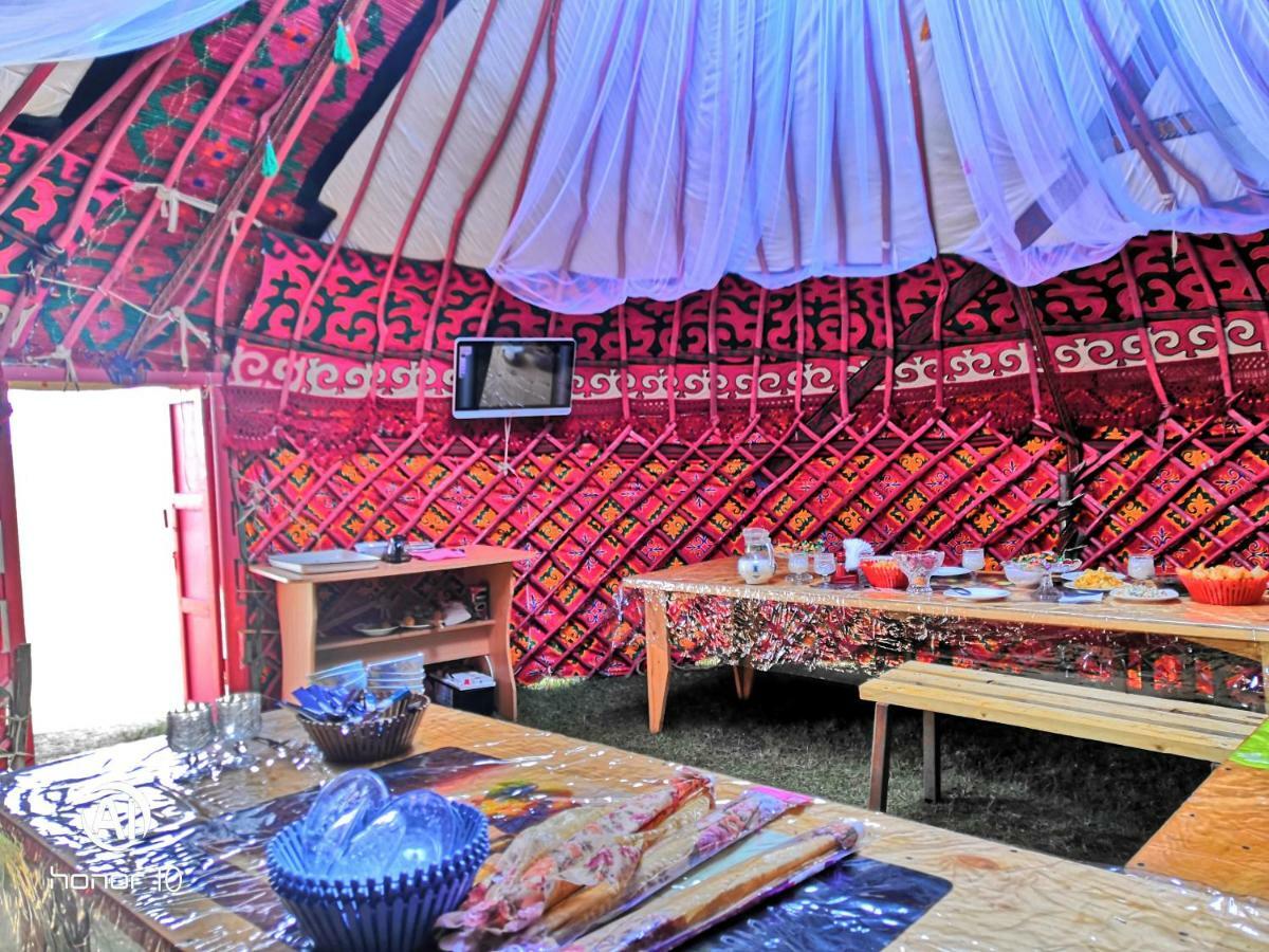 Yurt Camp Ali-Nur At Lake Song-Kol Юрточный Лагерь Али-Нур Озеро Сон-Куль Сон-Куль Кыргызстан Нарын Kyrgyzstan Naryn Exterior foto